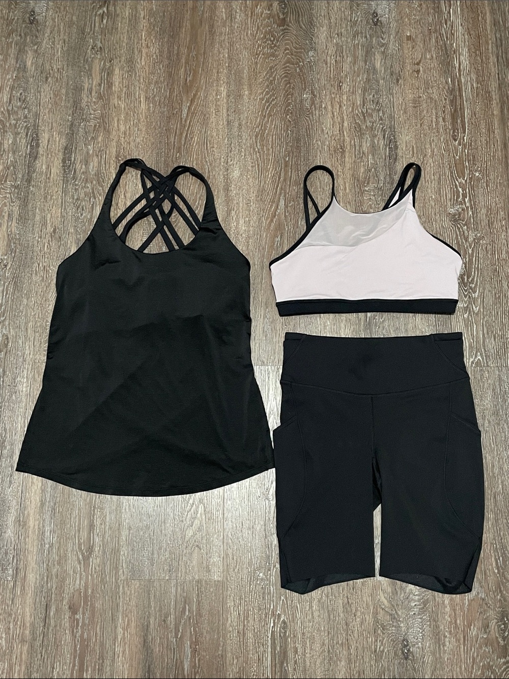EUC Lululemon Matching Workout Bundle. Size 8